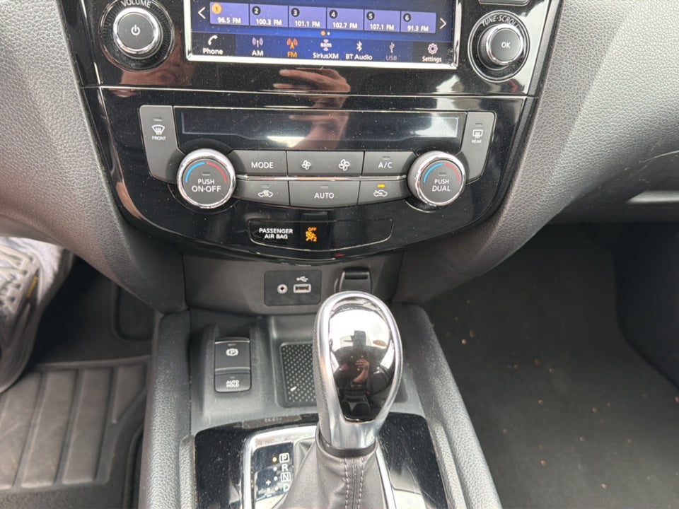 2022 Nissan Rogue Sport SV AWD Xtronic CVT