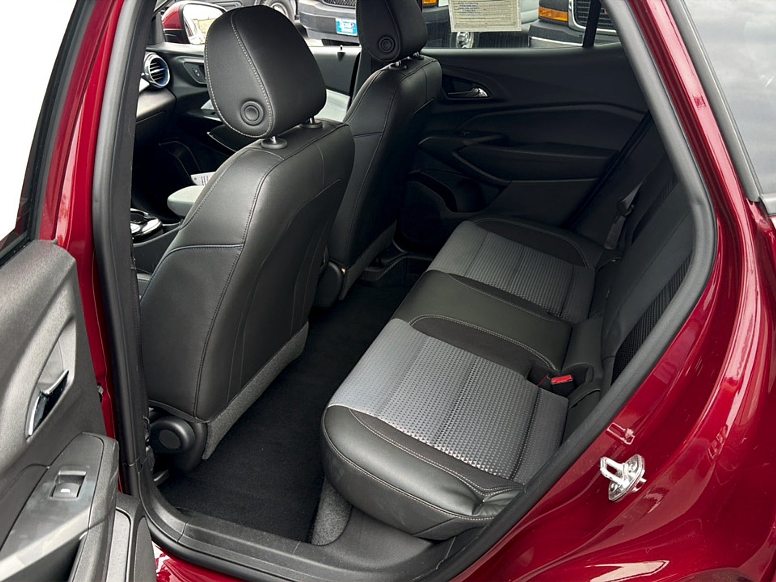 2025 Chevrolet Trax FWD LT