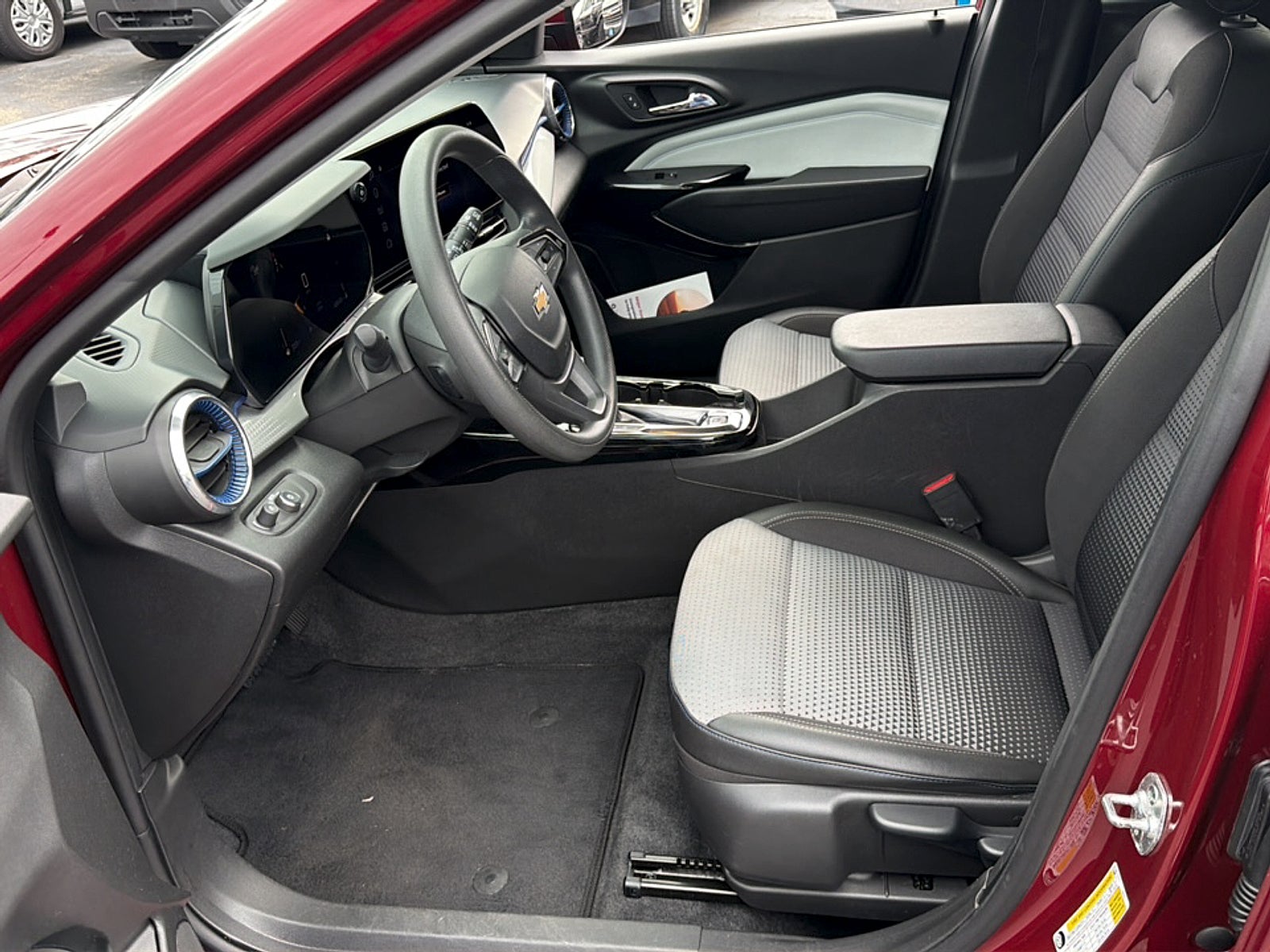 2025 Chevrolet Trax FWD LT