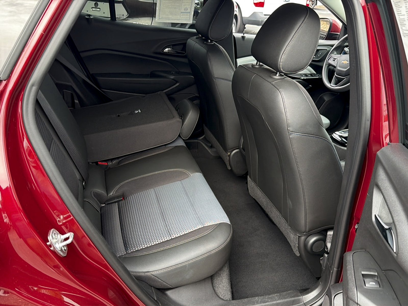 2025 Chevrolet Trax FWD LT