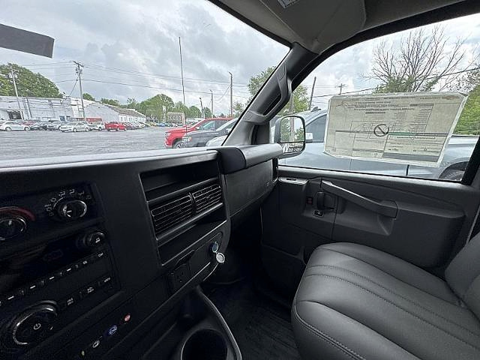 2025 Chevrolet Express Cargo WT