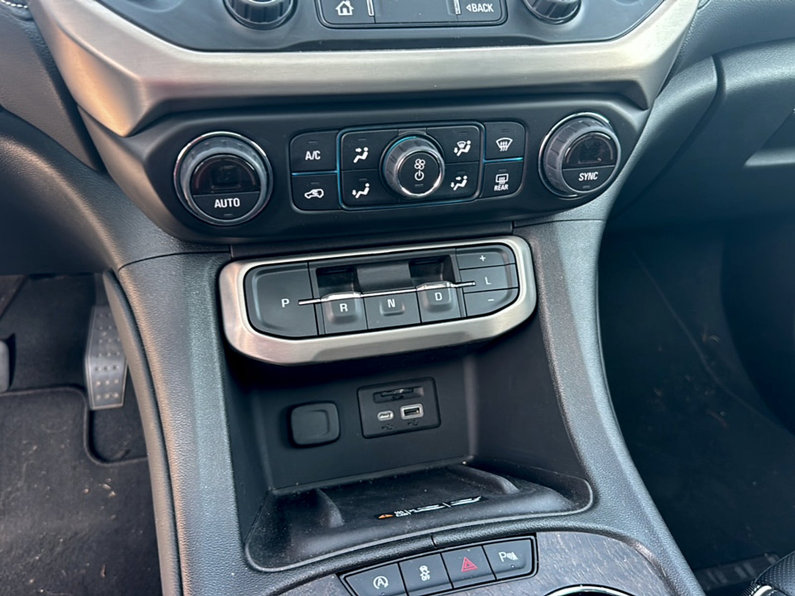 2023 GMC Acadia Denali