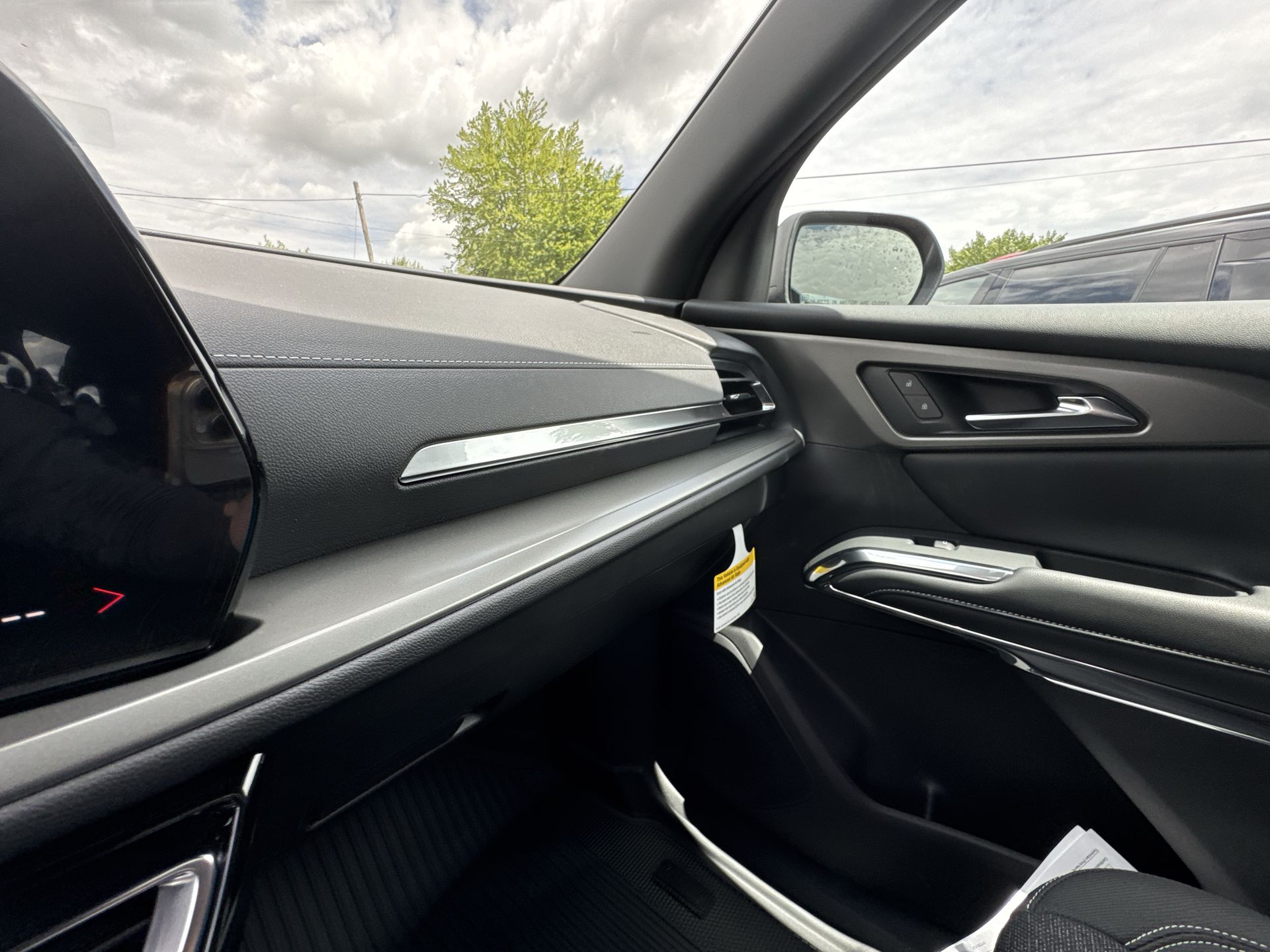 2025 Chevrolet Traverse LT - Photo 35