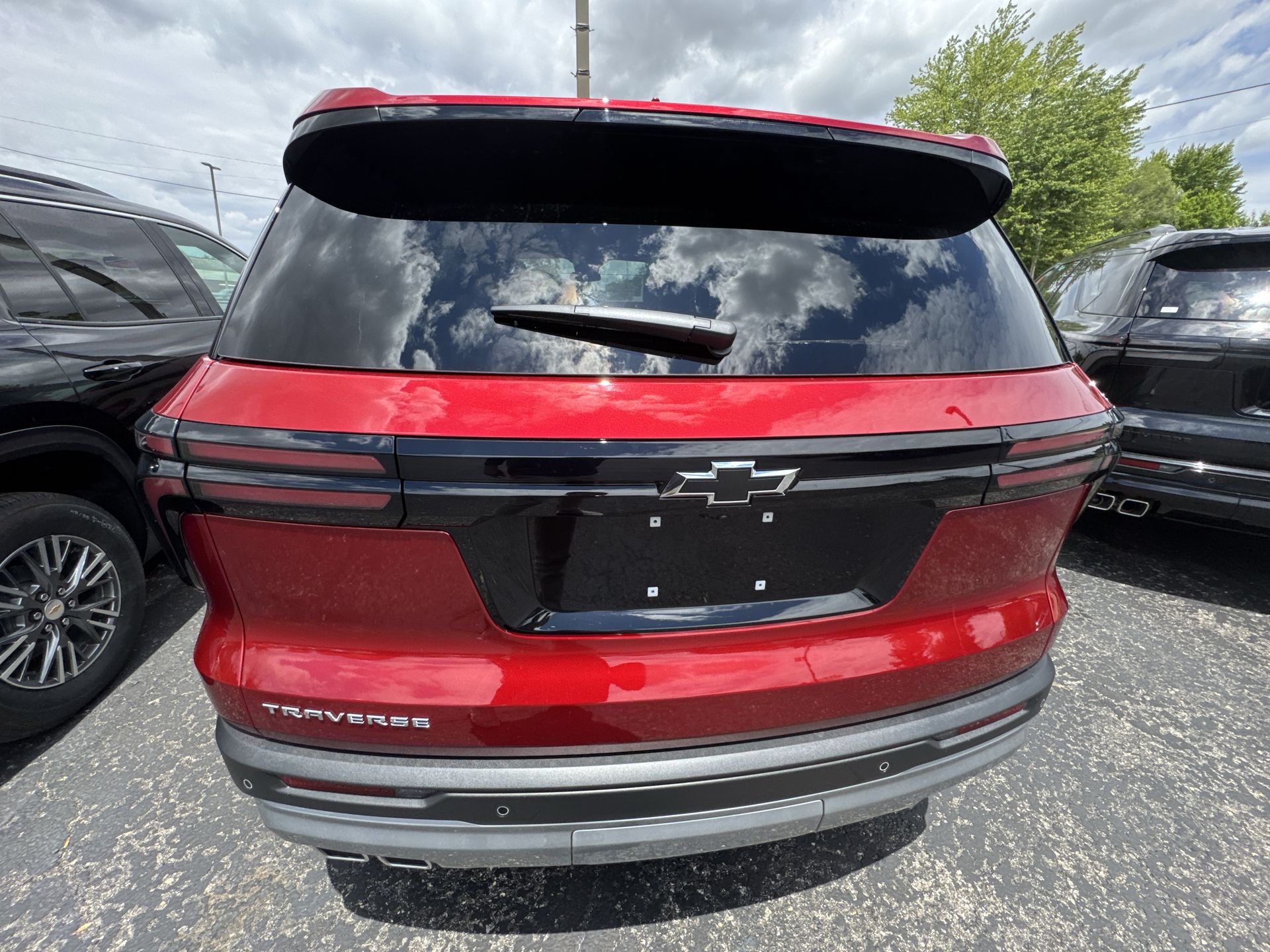 2025 Chevrolet Traverse LT - Photo 37