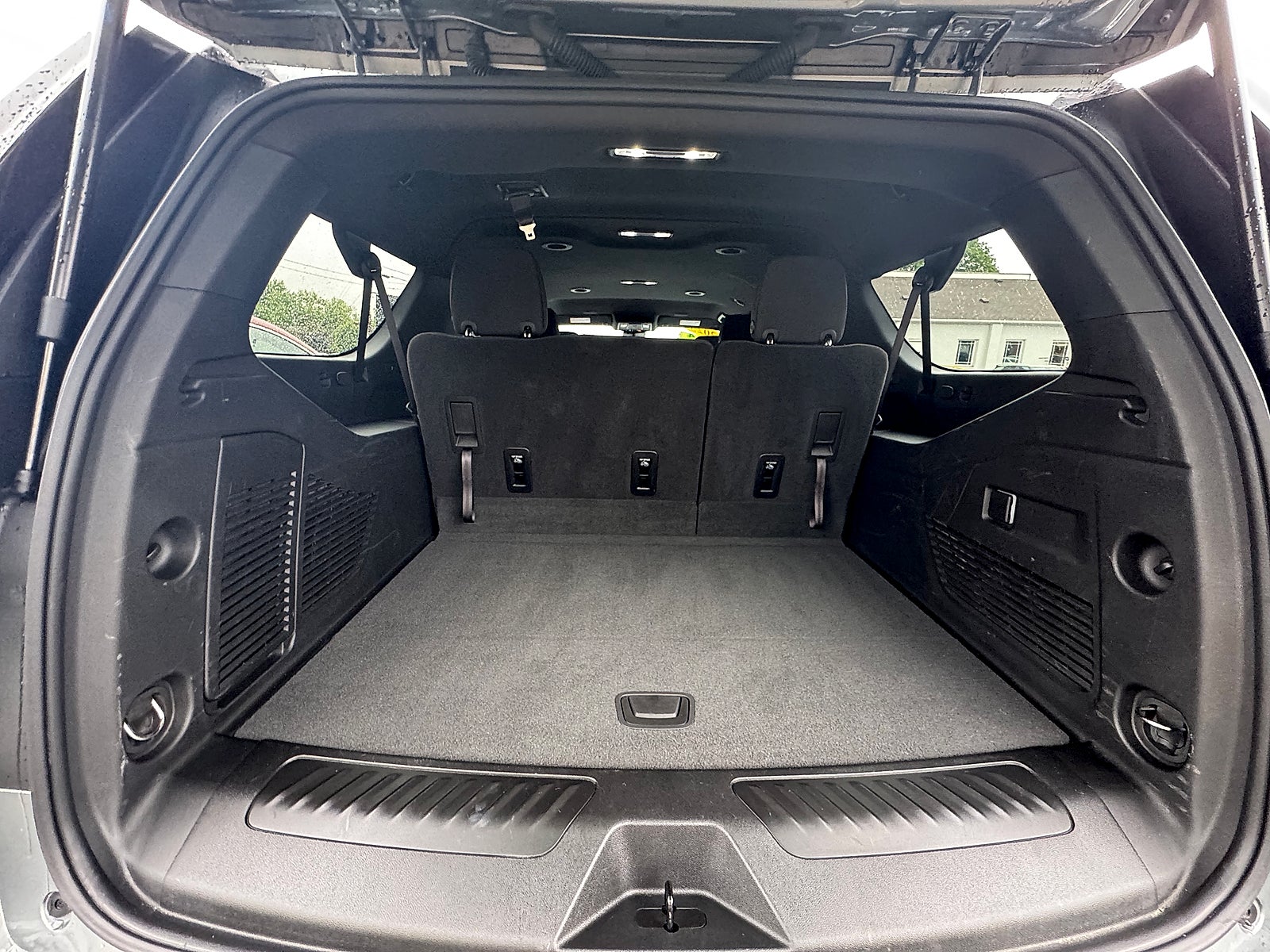 2025 Chevrolet Suburban LS